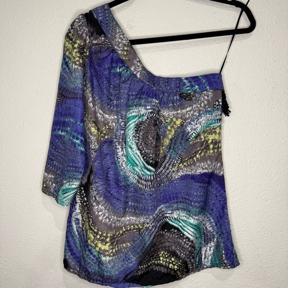 Angie One Shoulder Top Purple Abstract Print Black Fringe Women’s Size Small - Picture 2 of 11